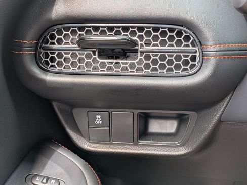 Used 2025 Honda HR-V Sport image 22