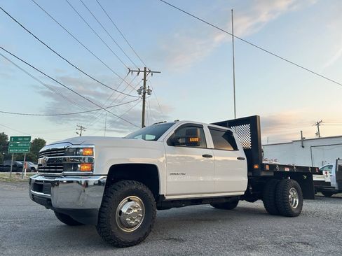 Used 2017 Chevrolet Silverado 3500 W/T w/ WT Convenience Package AWD/4WD image 3