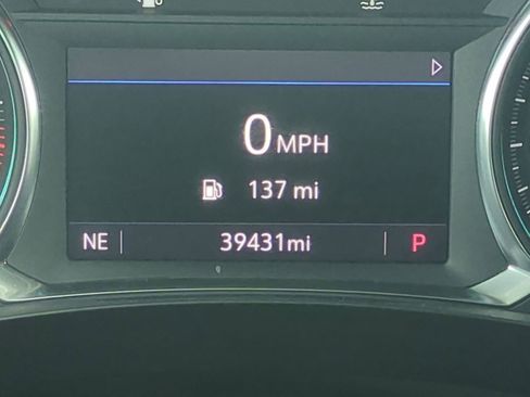 Used 2022 Chevrolet Traverse LT image 12