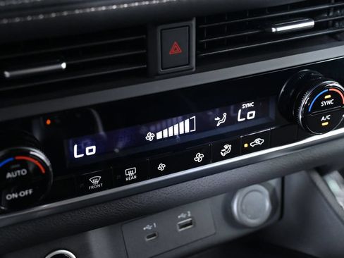 Certified 2023 Nissan Rogue SV AWD/4WD image 18