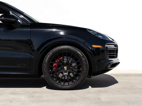 Certified 2022 Porsche Cayenne GTS AWD/4WD image 11