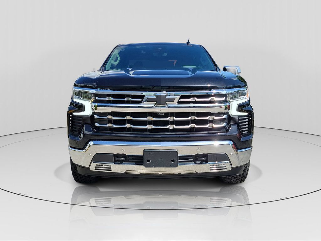 Used 2022 Chevrolet Silverado 1500 LTZ w/ Technology Package AWD/4WD image 2