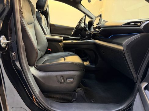 Used 2023 Toyota Sienna XSE FWD image 48