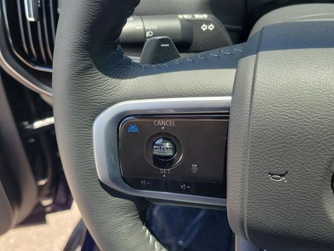 New 2025 Nissan Armada SL w/ Captain's Chari Seat Package image 32