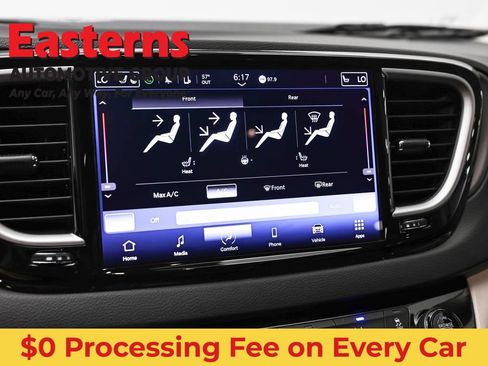 Used 2024 Chrysler Pacifica Touring-L FWD image 19