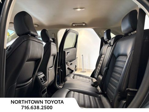 Used 2024 Ford Edge SEL image 15