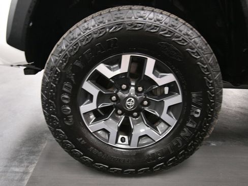 Used 2023 Toyota Tacoma TRD Off-Road AWD/4WD image 32