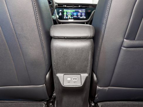 Used 2022 Chevrolet Bolt EUV Premier FWD image 22