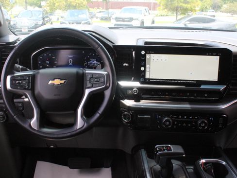 Used 2022 Chevrolet Silverado 1500 LTZ AWD/4WD image 27