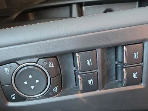 Used 2025 Ford Expedition Active AWD/4WD image 21