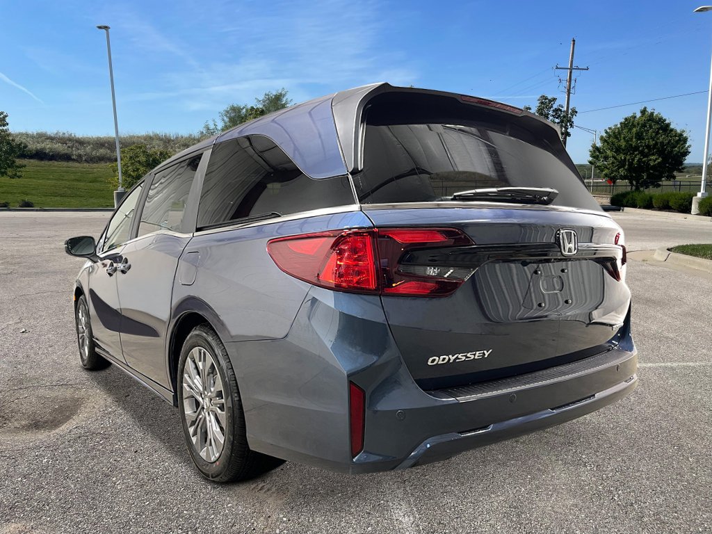 New 2027 Honda Odyssey Touring image 4