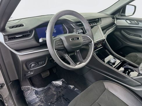 Certified 2023 Jeep Grand Cherokee L Laredo image 17