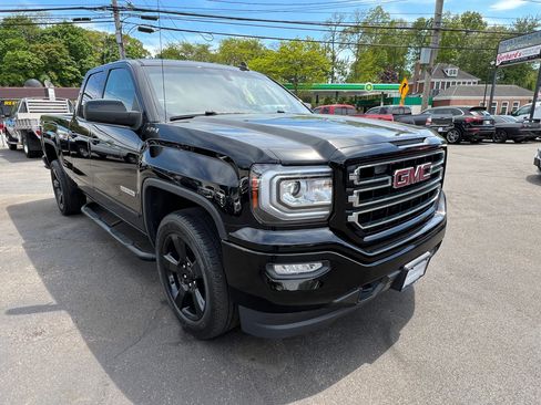 Used 2017 GMC Sierra 1500 SLE w/ SLE Value Package AWD/4WD image 9