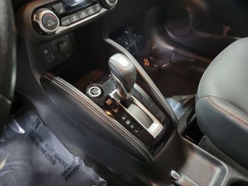 Used 2020 Nissan Kicks SR w/ SR Premium Package FWD image 17