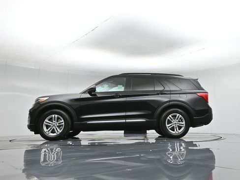 Used 2022 Ford Explorer XLT image 50