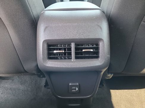 Used 2024 Chevrolet Equinox LT AWD/4WD image 29