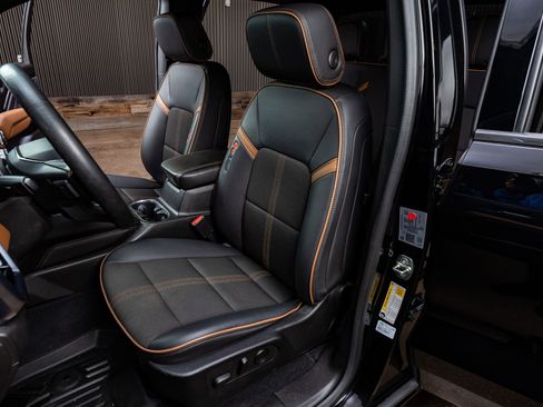 Used 2024 GMC Canyon AT4 w/ Technology Package image 29