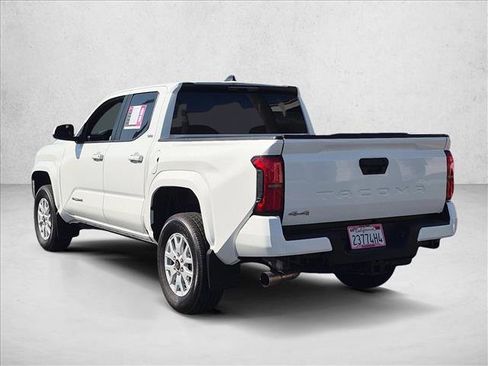 Used 2025 Toyota Tacoma SR5 AWD/4WD image 8