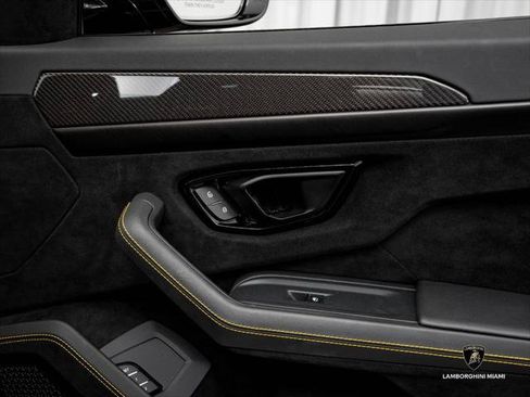 Used 2024 Lamborghini Urus Performante AWD/4WD image 42