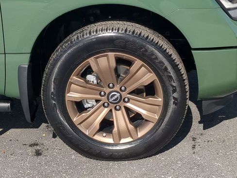 Used 2024 Nissan Titan SV w/ SV Bronze Edition Package image 10