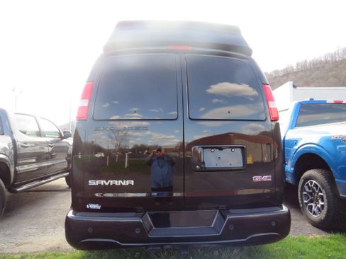 Used 2022 GMC Savana 2500 Extended image 5