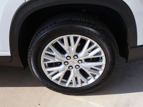 Used 2026 GMC Acadia Elevation w/ Elevation Premium Package FWD image 10