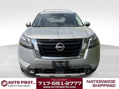 Used 2022 Nissan Pathfinder SL AWD/4WD image 2