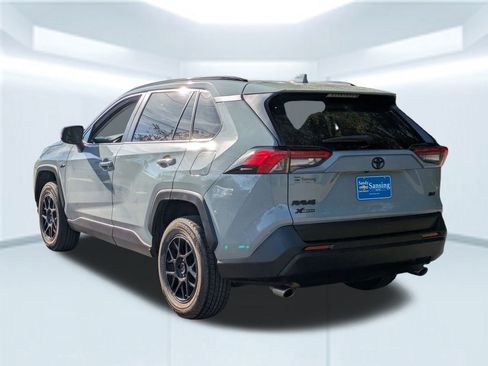 Used 2021 Toyota RAV4 XLE image 4