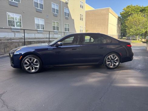 Used 2023 BMW 760i xDrive w/ Luxury Rear Seating Package AWD/4WD image 3