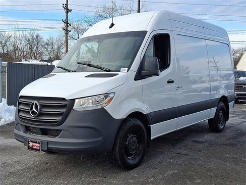 Used 2025 Mercedes-Benz Sprinter 2500 image 3