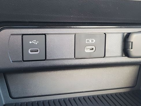 New 2026 Toyota Prius Plug-In Hybrid FWD image 31