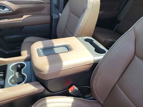 Used 2024 Chevrolet Suburban High Country w/ Advanced Technology Package AWD/4WD image 20