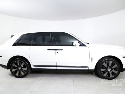 Used 2019 Rolls-Royce Cullinan image 10