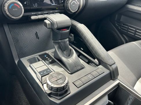 Certified 2024 Toyota Tacoma TRD Off-Road AWD/4WD image 21
