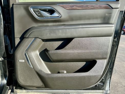 Used 2023 Chevrolet Suburban Z71 w/ Luxury Package image 25