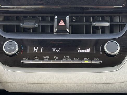 Used 2025 Toyota Corolla LE image 23