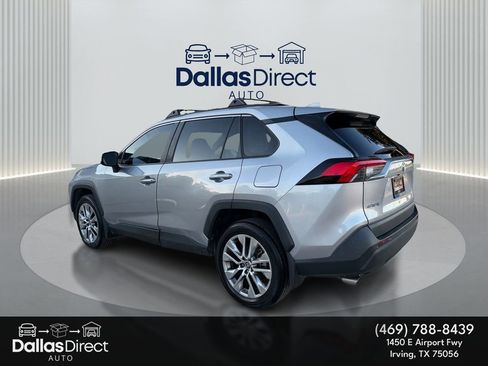 Used 2023 Toyota RAV4 XLE Premium image 8