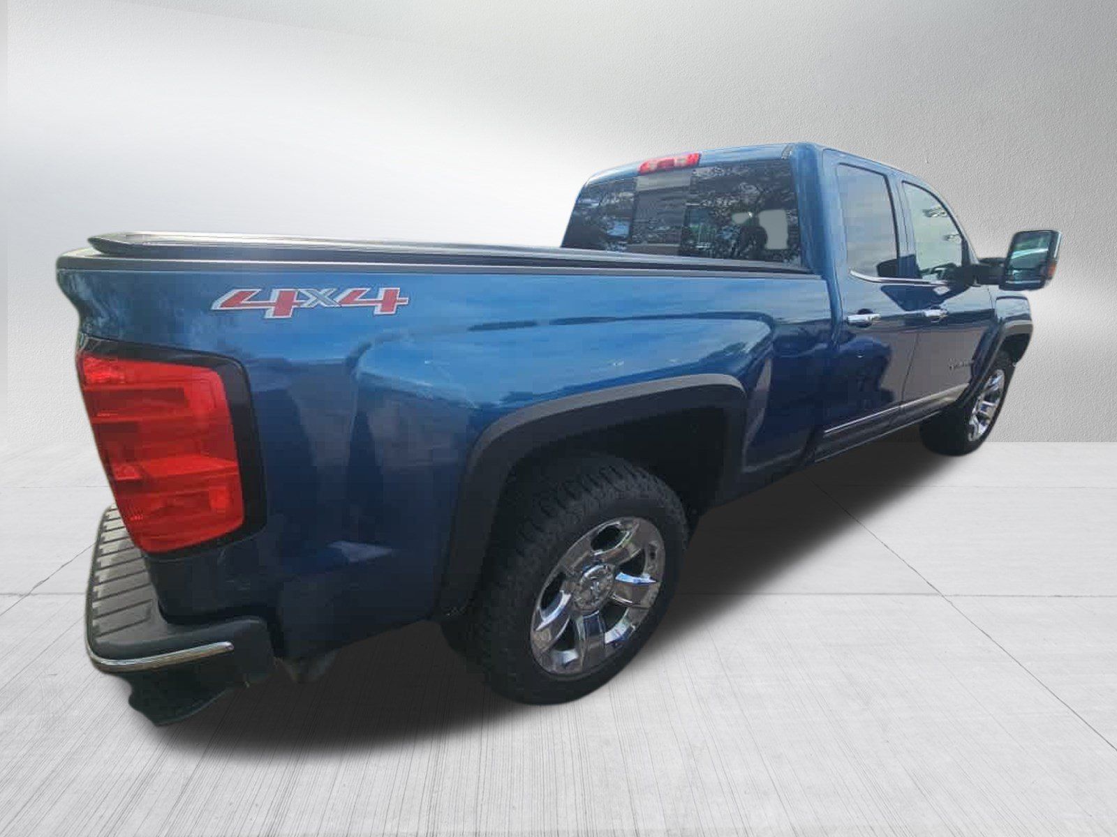 Used 2015 Chevrolet Silverado 1500 LTZ w/ LTZ Plus Package AWD/4WD image 4