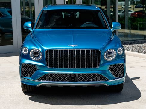 New 2025 Bentley Bentayga Extended Wheelbase image 9