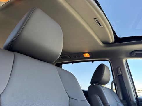 Used 2014 Honda Odyssey EX-L image 18