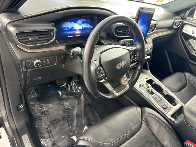 Used 2020 Ford Explorer Platinum w/ Premium Technology Package AWD/4WD image 24