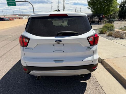 Used 2019 Ford Escape SE AWD/4WD image 4