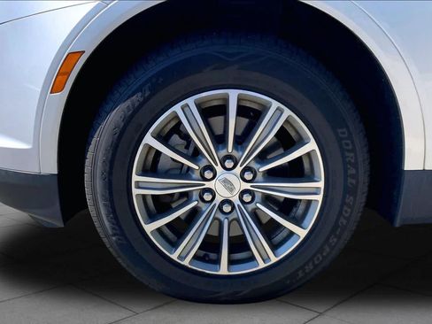 Used 2018 Cadillac XT5 Luxury FWD image 11