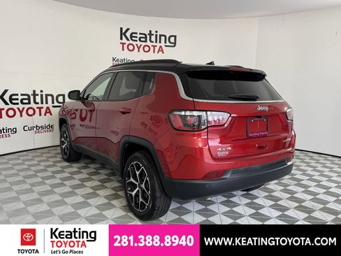 Used 2025 Jeep Compass Limited AWD/4WD image 7