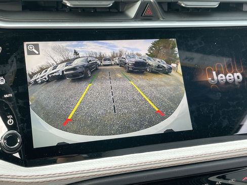 New 2026 Jeep Cherokee Limited AWD/4WD image 17