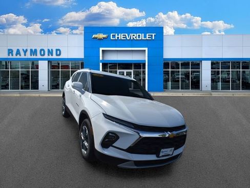 New 2026 Chevrolet Blazer LT w/ Sound & Technology Package AWD/4WD image 10
