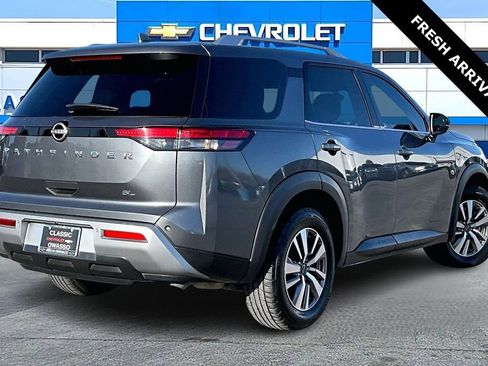 Used 2023 Nissan Pathfinder SL image 5
