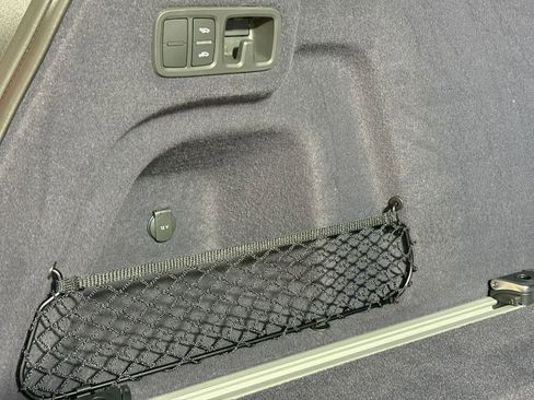 Used 2025 Lamborghini Urus SE image 92