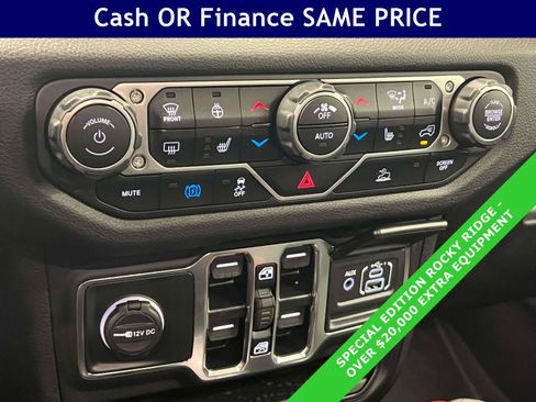 Used 2024 Jeep Wrangler Unlimited w/ Convenience Group AWD/4WD image 21