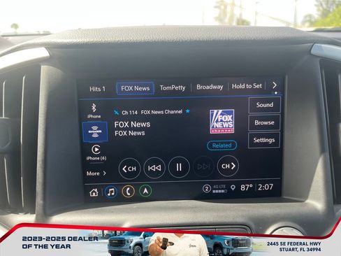 Used 2024 GMC Terrain SLE w/ Driver Convenience Package image 21